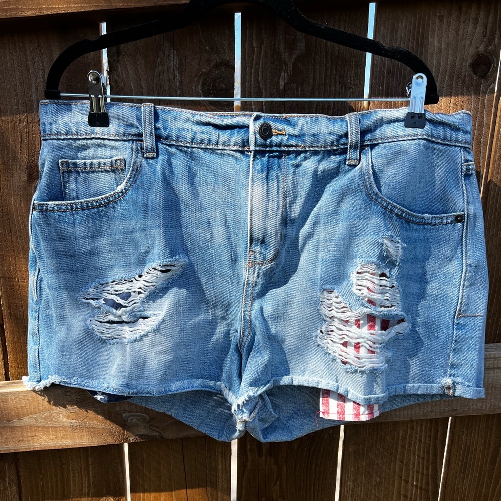 Old Navy Light, Distressed Denim Shorts, Size 16